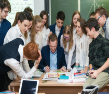 НОВОСТИ МИНПРОСВЕЩЕНИЯ. Высшая лига: «Учителя года» открывают школу для педагогов России
